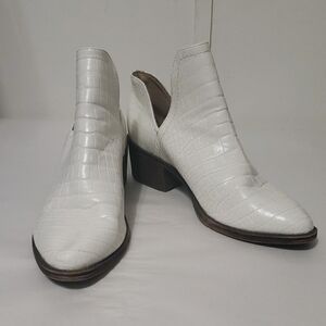 Very Volatile Chronicle White Bone Croc-Embossed Ankle Boots
